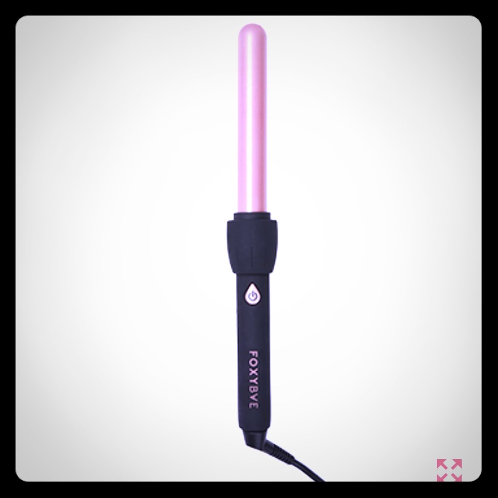 Brand new/never used foxybae 25 mm curling wand